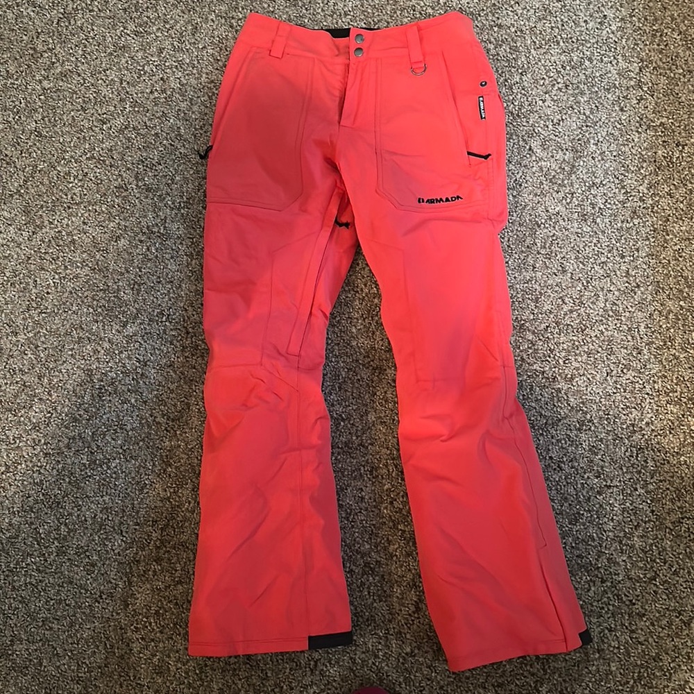 Women’s snow/ski pants.